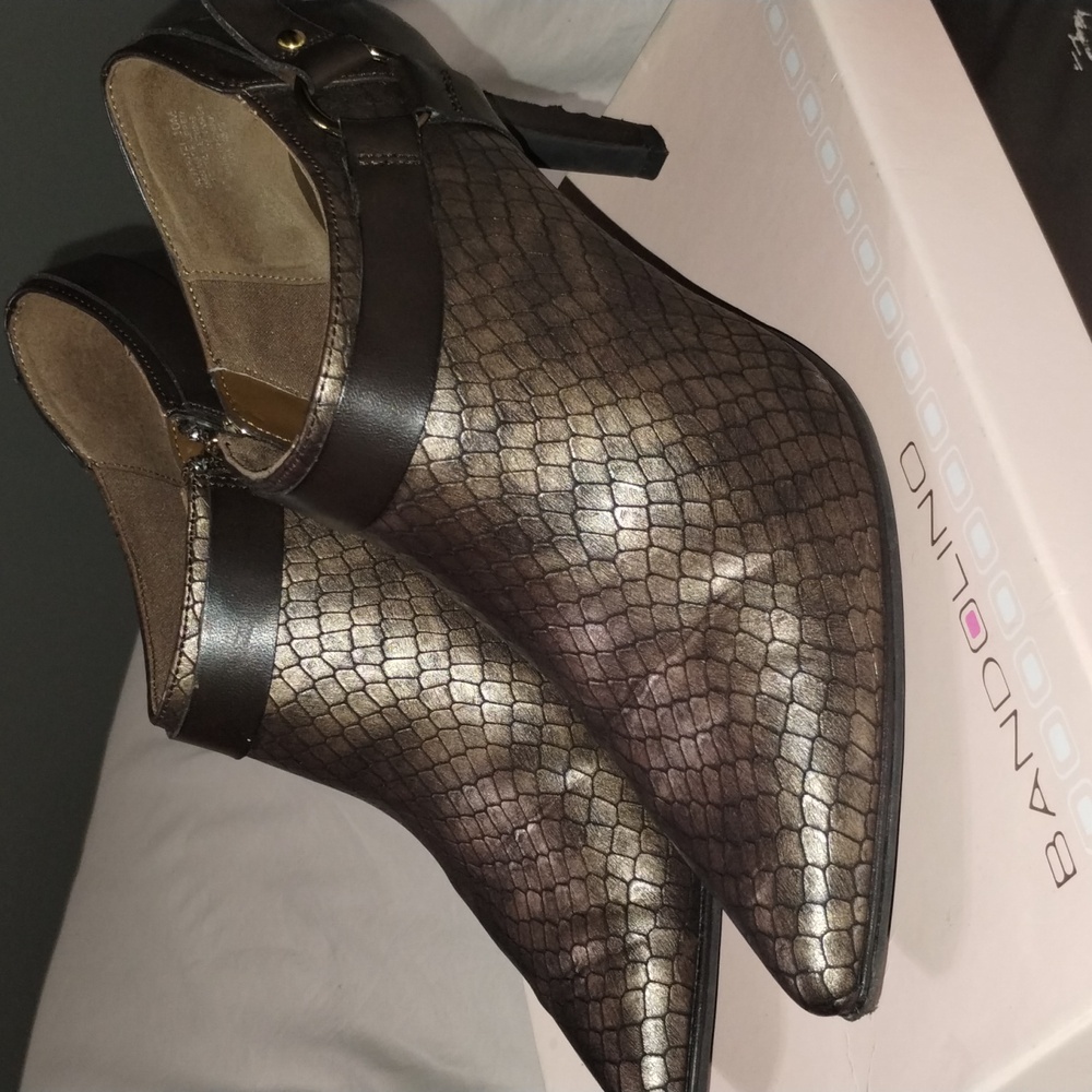 Bandolino Snake Skin Bronze Heel Booties 10